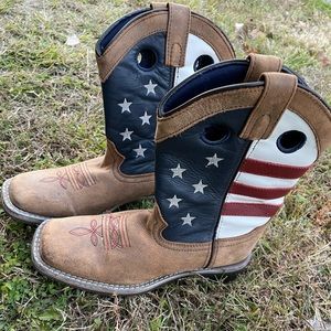 Cody James American flag cow girl/boy boots